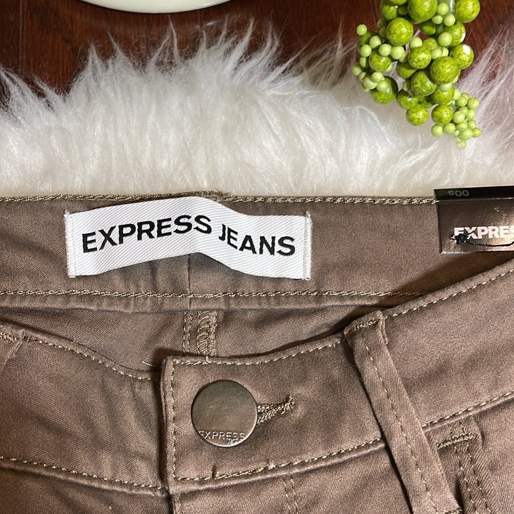 Express Stella Regular Fit Low Rise Jean Legging - Picture 3 of 12